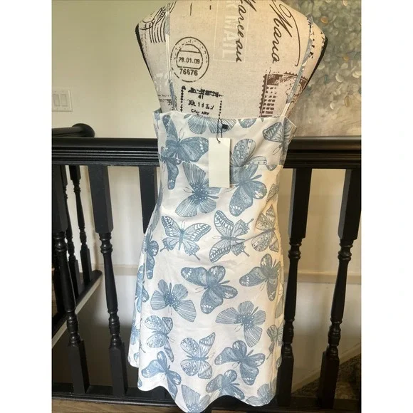 Shekou Satin Dress Size Large Blue And‎ White Butterfly New - Picture 3 of 6